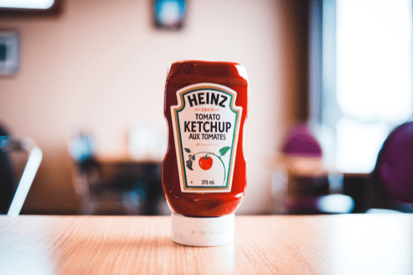Leer: Código QR de botella de kétchup Heinz enlaza con web de porno duro.